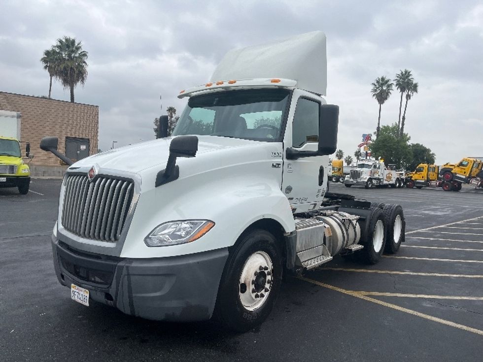 Day Cab Tractor-Heavy Duty Tractors-International-2019-LT625-Fontana-CA-264,357\n\t\tmiles-$ 30,750 - Image 3