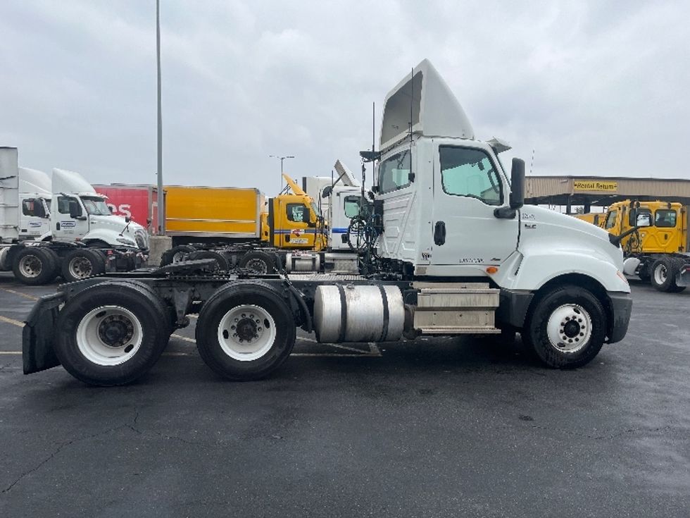 Day Cab Tractor-Heavy Duty Tractors-International-2019-LT625-Fontana-CA-264,357\n\t\tmiles-$ 30,750 - Image 8