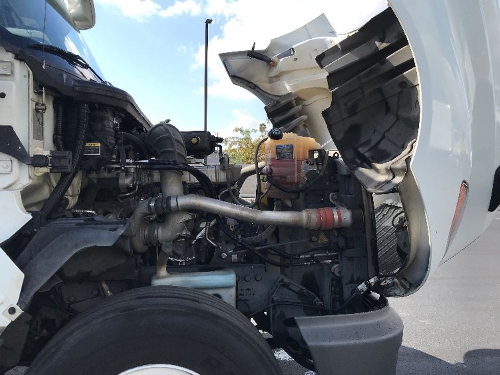 Day Cab Tractor-Heavy Duty Tractors-International-2019-LT625-Fontana-CA-266,752\n\t\tmiles-$ 39,250 - Image 15