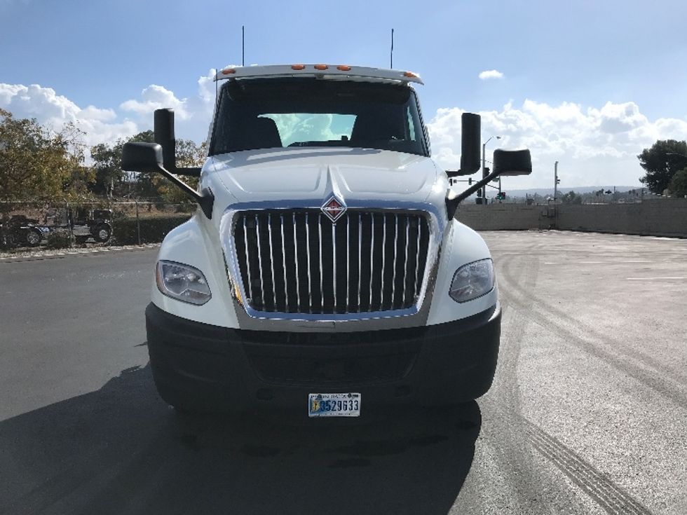 Day Cab Tractor-Heavy Duty Tractors-International-2019-LT625-Fontana-CA-266,752\n\t\tmiles-$ 39,250 - Image 2