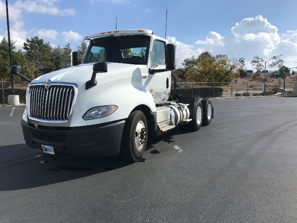 Day Cab Tractor-Heavy Duty Tractors-International-2019-LT625-Fontana-CA-266,752\n\t\tmiles-$ 39,250 - Image 3