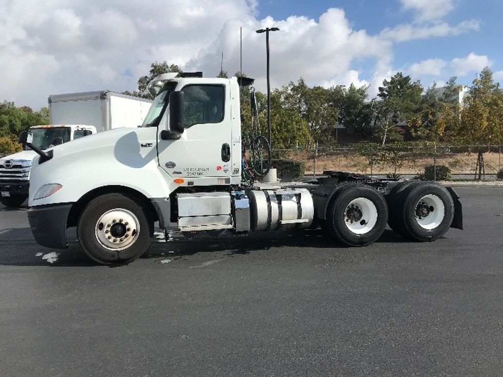 Day Cab Tractor-Heavy Duty Tractors-International-2019-LT625-Fontana-CA-266,752\n\t\tmiles-$ 39,250 - Image 4