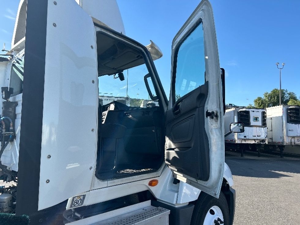 Day Cab Tractor-Heavy Duty Tractors-International-2019-LT625-Fontana-CA-269,592\n\t\tmiles-$ 39,250 - Image 12