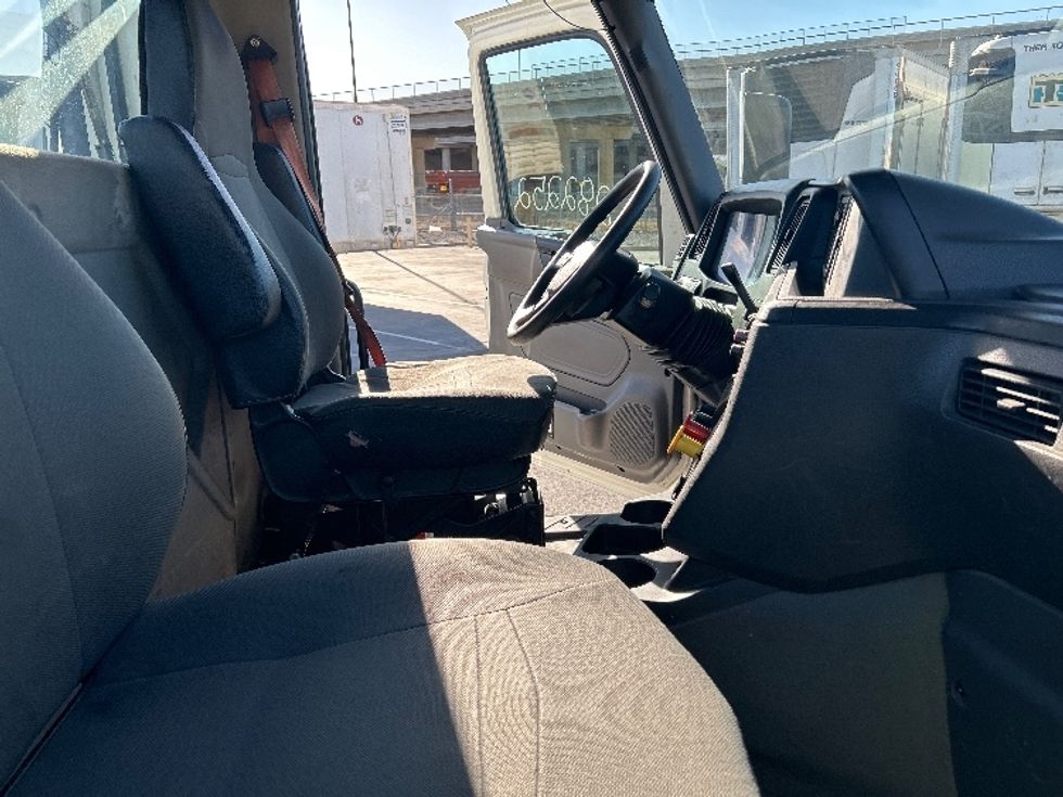 Day Cab Tractor-Heavy Duty Tractors-International-2019-LT625-Fontana-CA-269,592\n\t\tmiles-$ 39,250 - Image 14