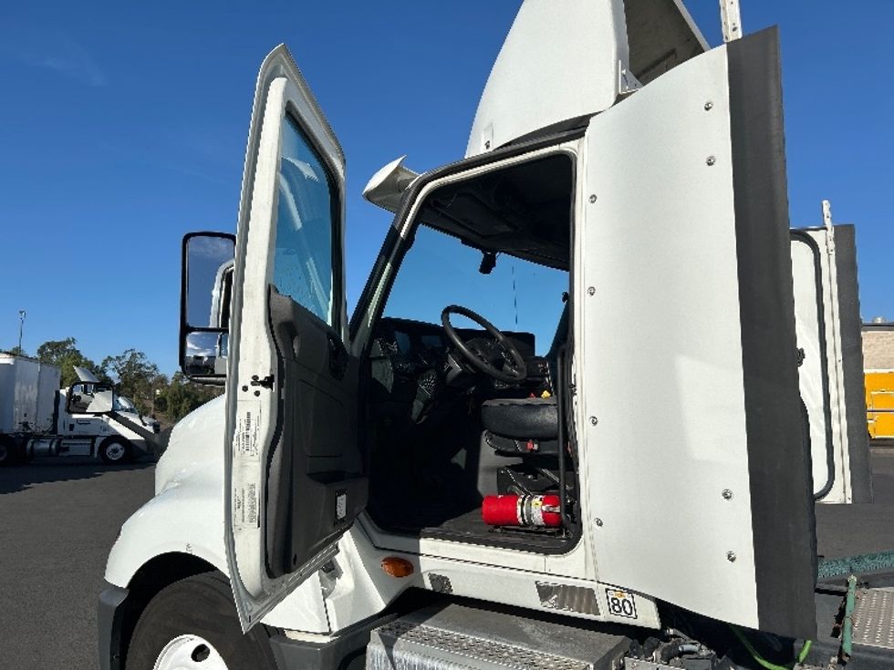 Day Cab Tractor-Heavy Duty Tractors-International-2019-LT625-Fontana-CA-269,592\n\t\tmiles-$ 39,250 - Image 9