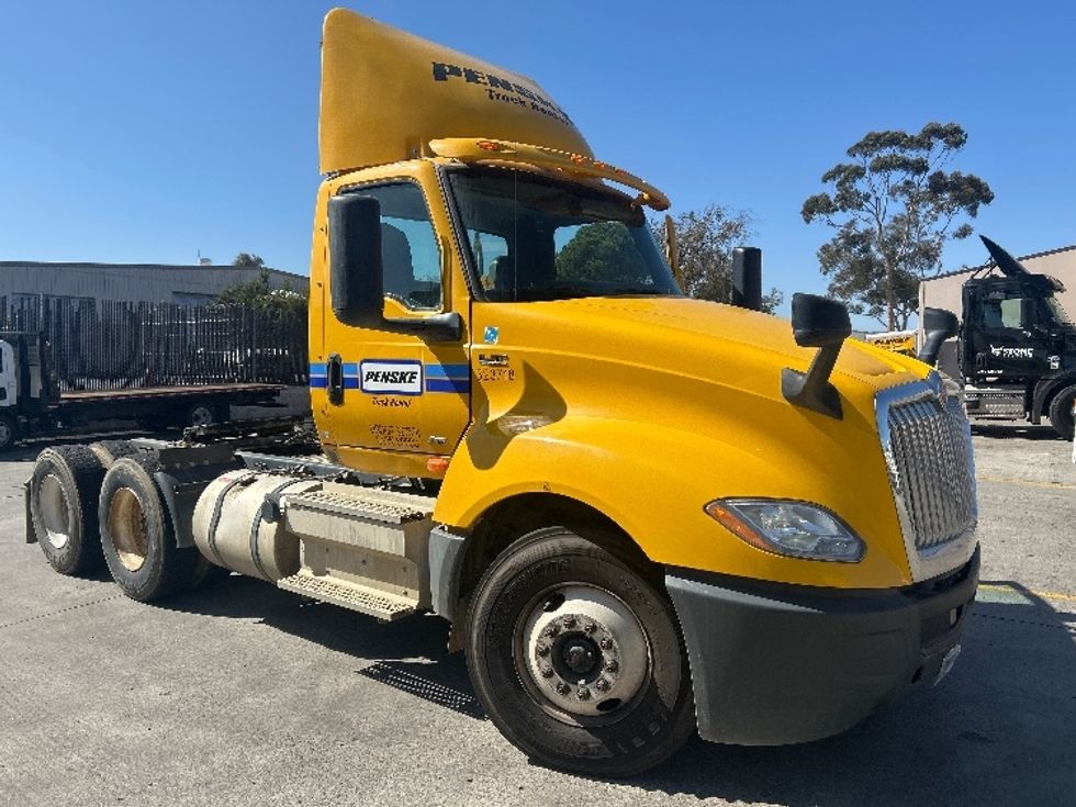 Day Cab Tractor-Heavy Duty Tractors-International-2019-LT625-Fontana-CA-274,433\n\t\tmiles-$ 24,750 - Image 1