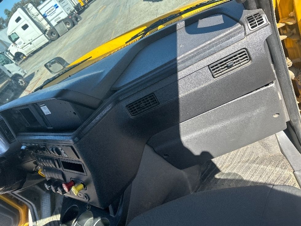 Day Cab Tractor-Heavy Duty Tractors-International-2019-LT625-Fontana-CA-274,433\n\t\tmiles-$ 24,750 - Image 13