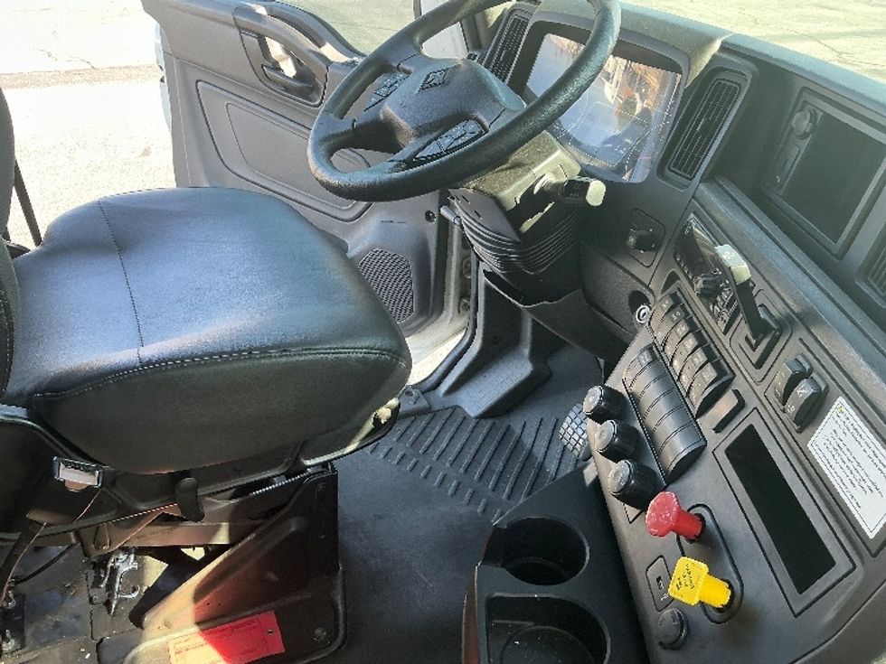 Day Cab Tractor-Heavy Duty Tractors-International-2019-LT625-Fontana-CA-275,747\n\t\tmiles-$ 27,500 - Image 14