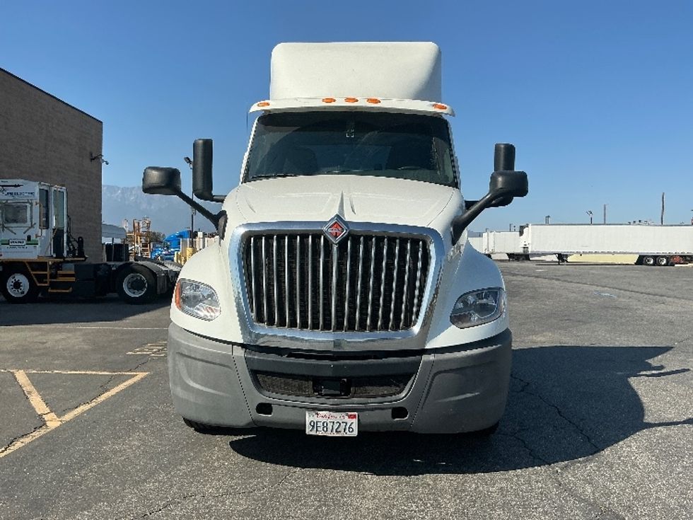 Day Cab Tractor-Heavy Duty Tractors-International-2019-LT625-Fontana-CA-275,747\n\t\tmiles-$ 27,500 - Image 2