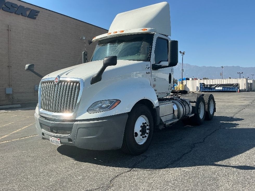 Day Cab Tractor-Heavy Duty Tractors-International-2019-LT625-Fontana-CA-275,747\n\t\tmiles-$ 27,500 - Image 3