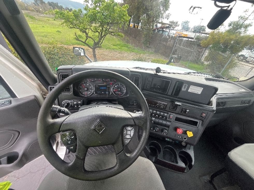 Day Cab Tractor-Heavy Duty Tractors-International-2019-LT625-Fontana-CA-378,691\n\t\tmiles-$ 27,000 - Image 11