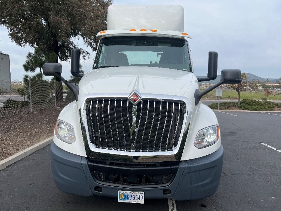 Day Cab Tractor-Heavy Duty Tractors-International-2019-LT625-Fontana-CA-378,691\n\t\tmiles-$ 27,000 - Image 2