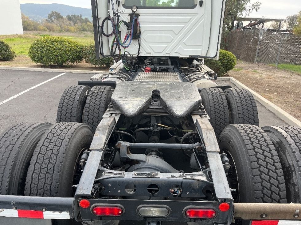 Day Cab Tractor-Heavy Duty Tractors-International-2019-LT625-Fontana-CA-378,691\n\t\tmiles-$ 27,000 - Image 6