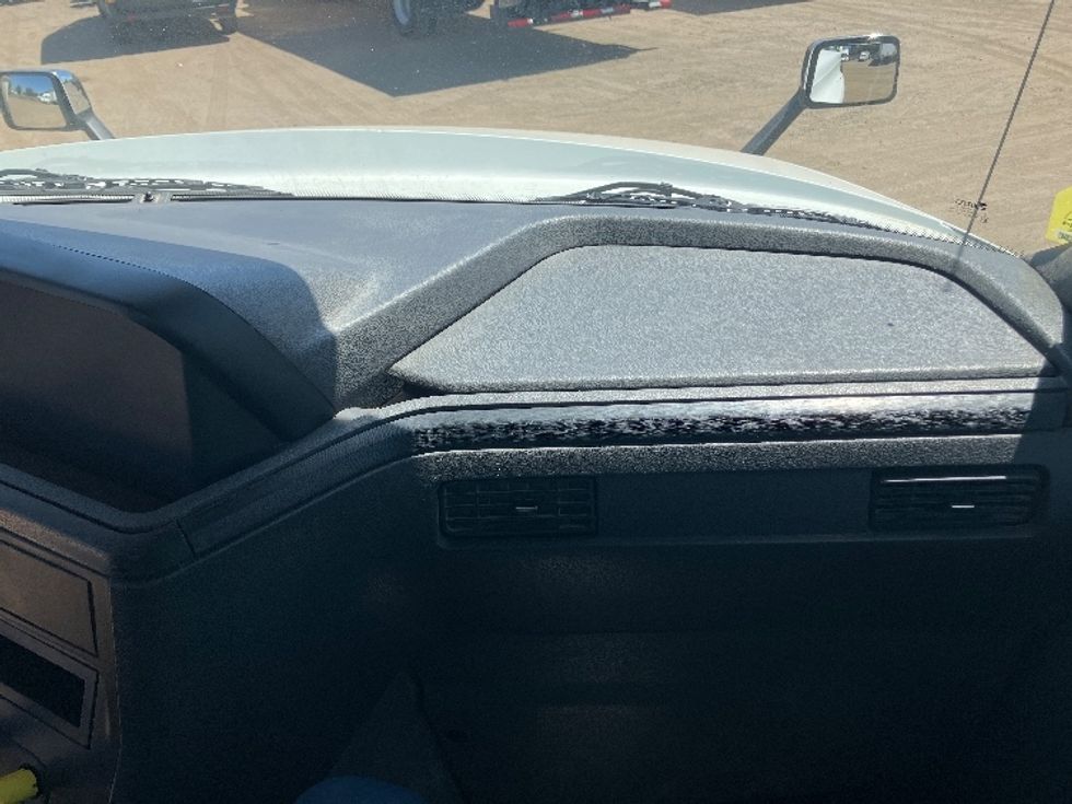 Day Cab Tractor-Heavy Duty Tractors-International-2019-LT625-Fontana-CA-393,997\n\t\tmiles-$ 25,750 - Image 13