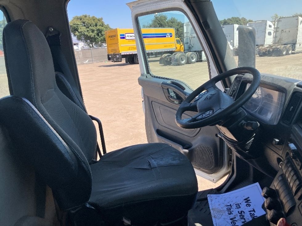 Day Cab Tractor-Heavy Duty Tractors-International-2019-LT625-Fontana-CA-393,997\n\t\tmiles-$ 25,750 - Image 14