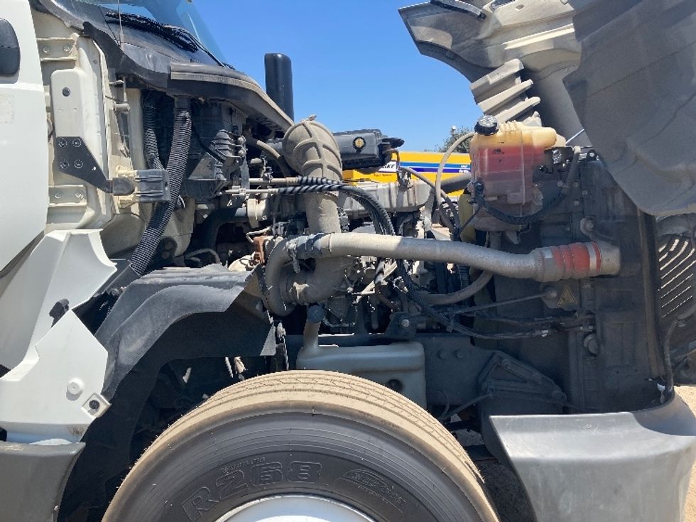 Day Cab Tractor-Heavy Duty Tractors-International-2019-LT625-Fontana-CA-393,997\n\t\tmiles-$ 25,750 - Image 15