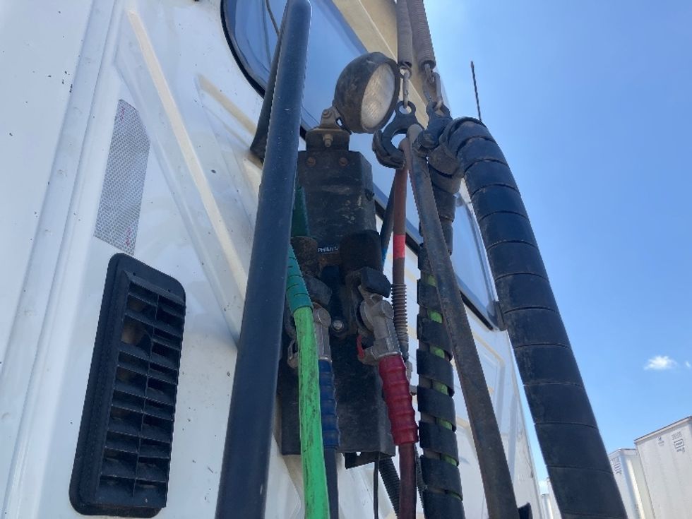 Day Cab Tractor-Heavy Duty Tractors-International-2019-LT625-Fontana-CA-393,997\n\t\tmiles-$ 25,750 - Image 18