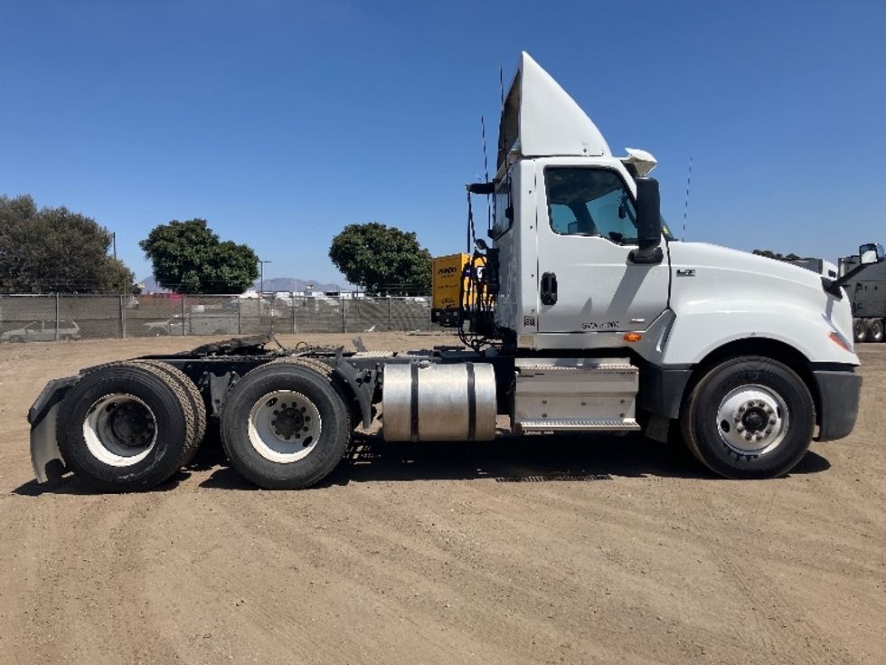 Day Cab Tractor-Heavy Duty Tractors-International-2019-LT625-Fontana-CA-393,997\n\t\tmiles-$ 25,750 - Image 8