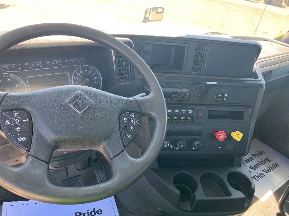 Day Cab Tractor-Heavy Duty Tractors-International-2019-LT625-Fontana-CA-393,997\n\t\tmiles-$ 25,750 - Image 9