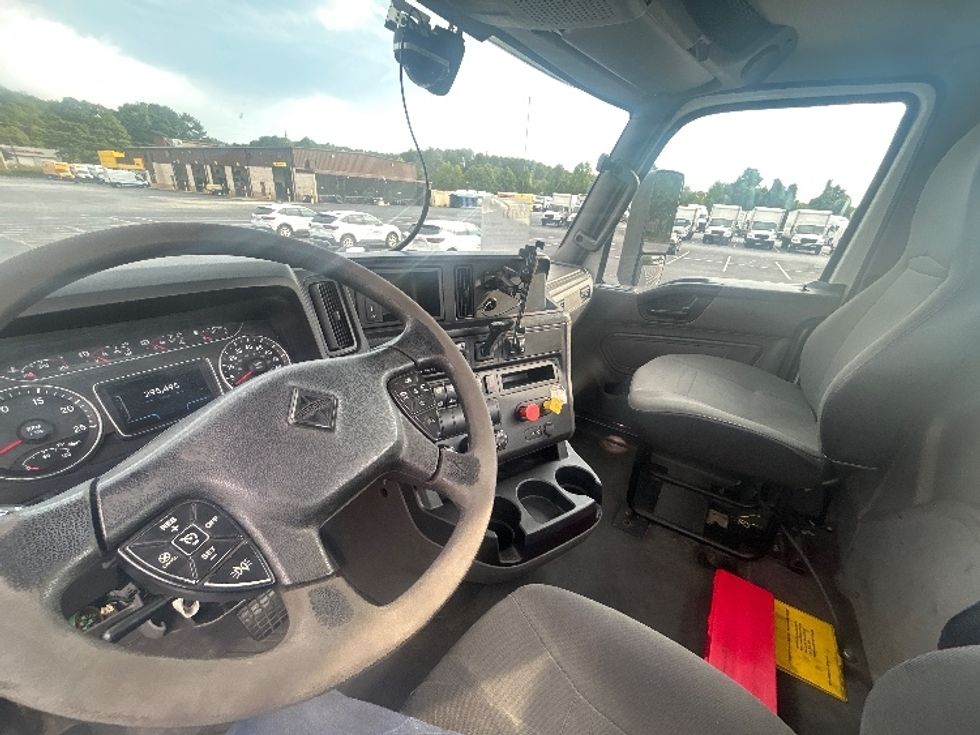Day Cab Tractor-Heavy Duty Tractors-International-2019-LT625-Forest Park-GA-295,424\n\t\tmiles-$ 26,750 - Image 10