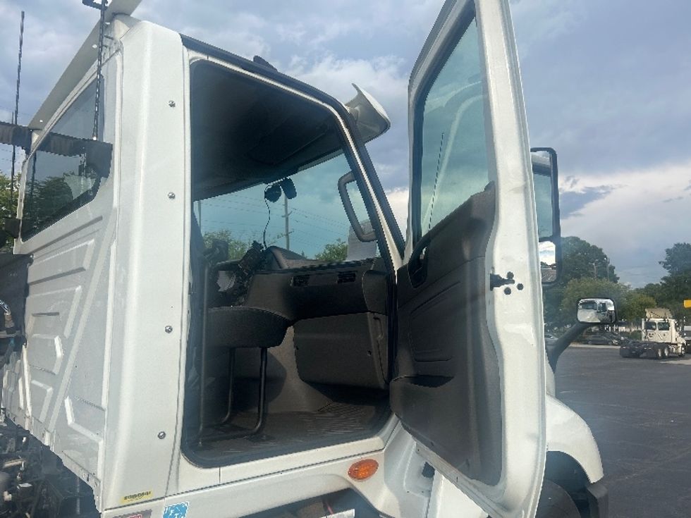 Day Cab Tractor-Heavy Duty Tractors-International-2019-LT625-Forest Park-GA-295,424\n\t\tmiles-$ 26,750 - Image 12