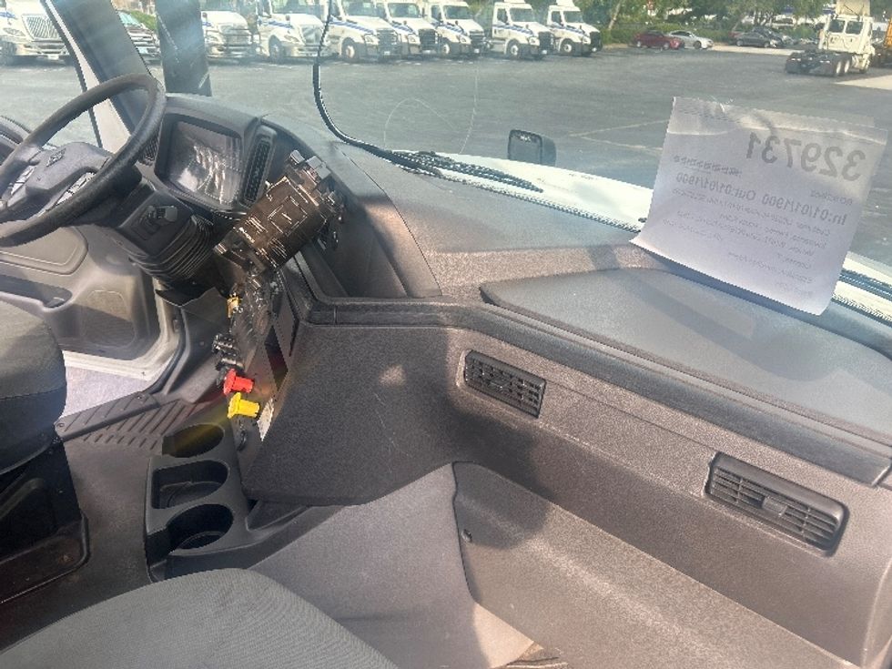 Day Cab Tractor-Heavy Duty Tractors-International-2019-LT625-Forest Park-GA-295,424\n\t\tmiles-$ 26,750 - Image 13