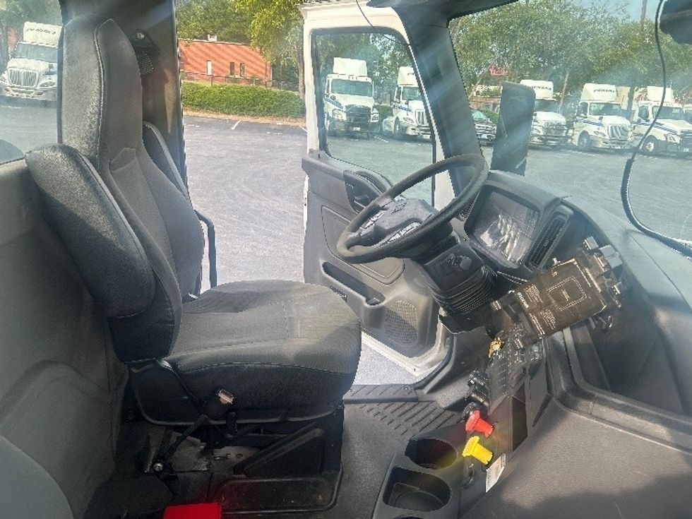 Day Cab Tractor-Heavy Duty Tractors-International-2019-LT625-Forest Park-GA-295,424\n\t\tmiles-$ 26,750 - Image 14
