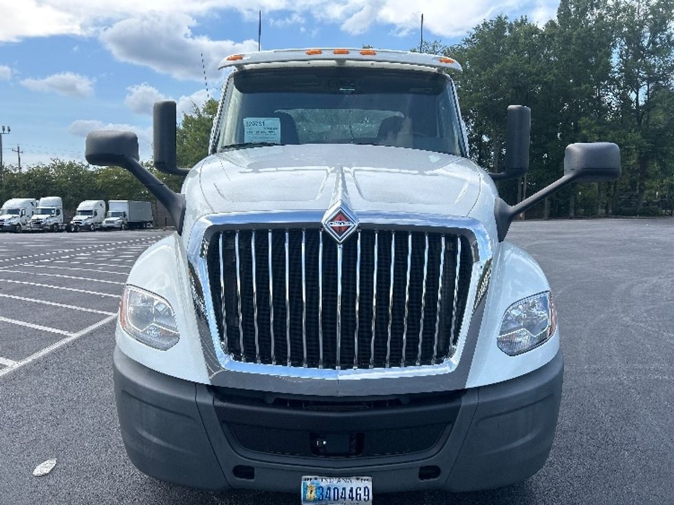 Day Cab Tractor-Heavy Duty Tractors-International-2019-LT625-Forest Park-GA-295,424\n\t\tmiles-$ 26,750 - Image 2