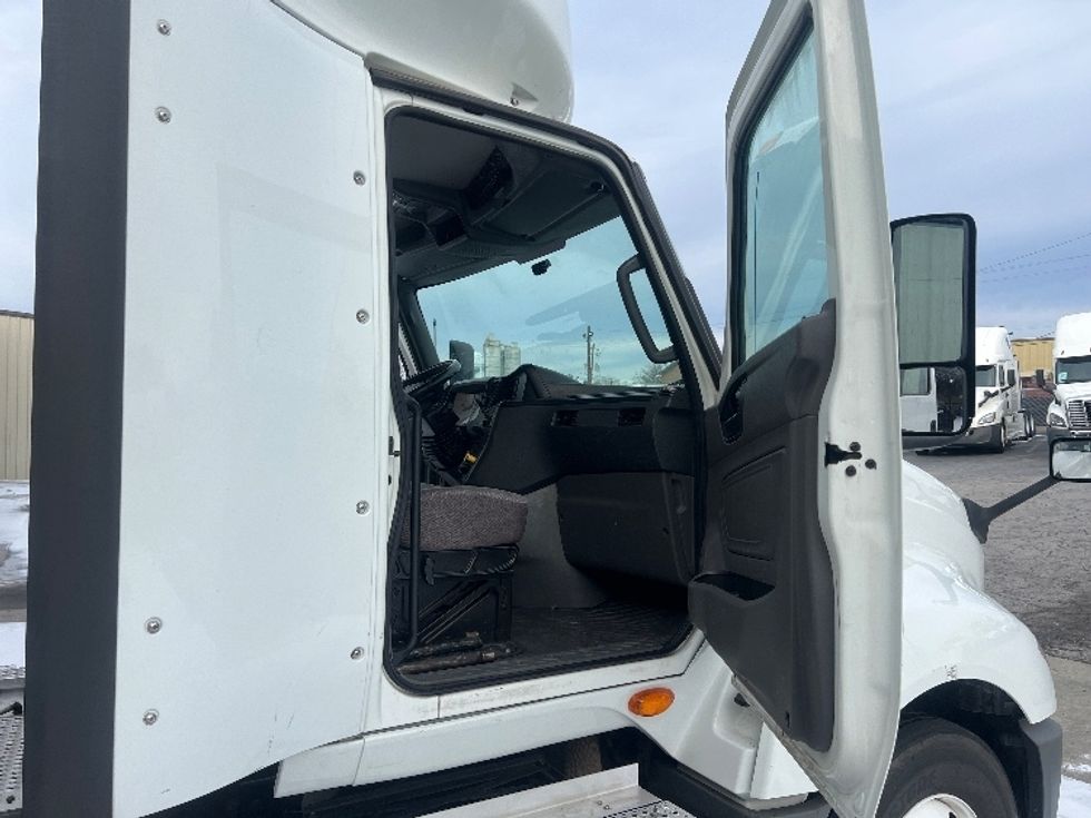 Day Cab Tractor-Heavy Duty Tractors-International-2019-LT625-Forest Park-GA-436,232\n\t\tmiles-$ 38,500 - Image 12
