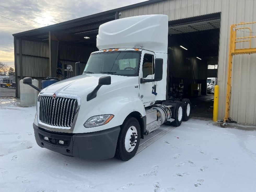 Day Cab Tractor-Heavy Duty Tractors-International-2019-LT625-Forest Park-GA-436,232\n\t\tmiles-$ 38,500 - Image 3