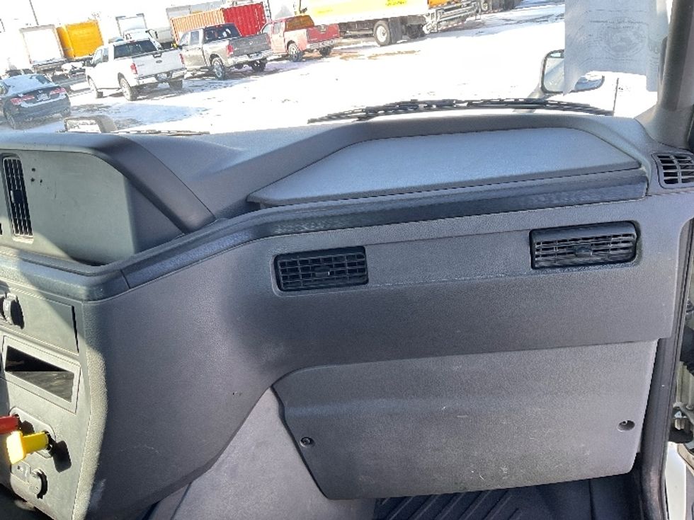 Day Cab Tractor-Heavy Duty Tractors-International-2019-LT625-Fort Wayne-IN-301,948\n\t\tmiles-$ 25,500 - Image 13