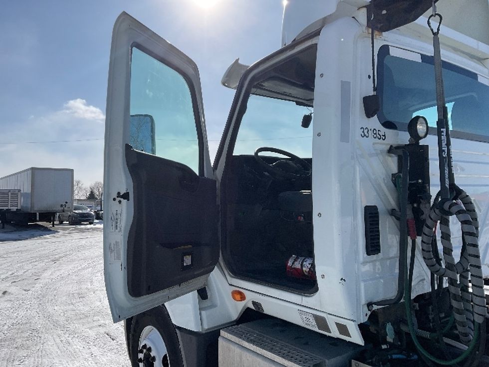 Day Cab Tractor-Heavy Duty Tractors-International-2019-LT625-Fort Wayne-IN-301,948\n\t\tmiles-$ 25,500 - Image 9