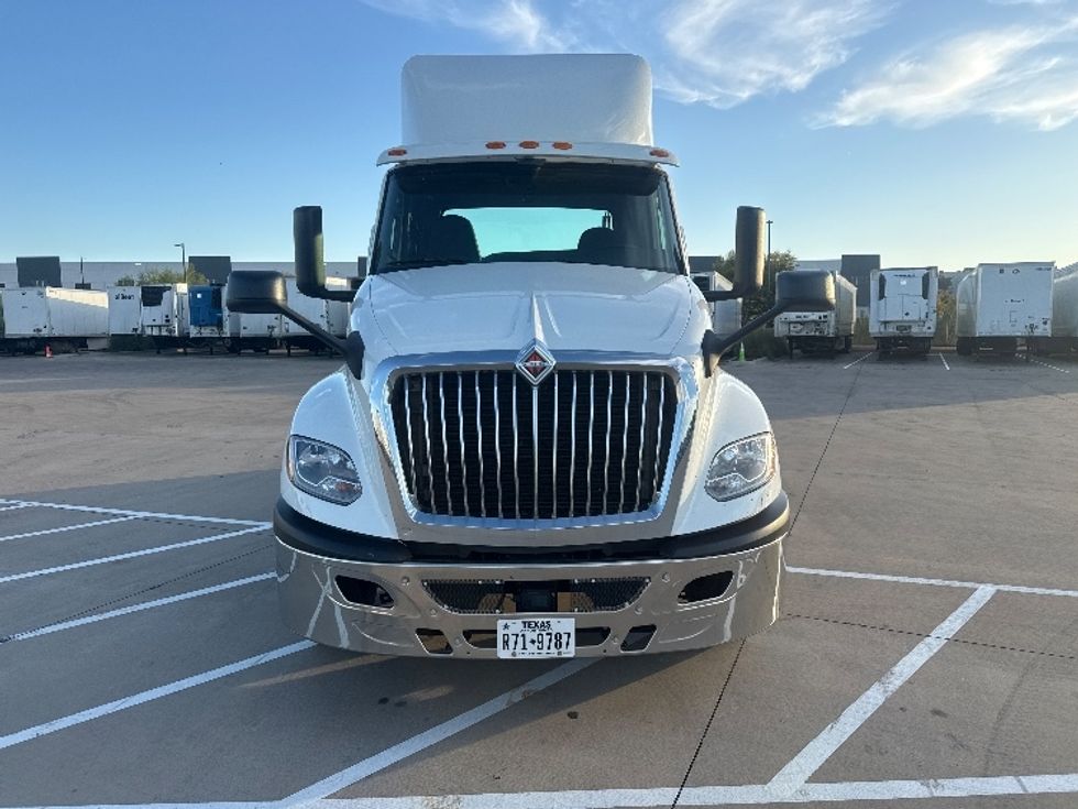 Day Cab Tractor-Heavy Duty Tractors-International-2019-LT625-Fort Worth-TX-344,055\n\t\tmiles-$ 28,750 - Image 2