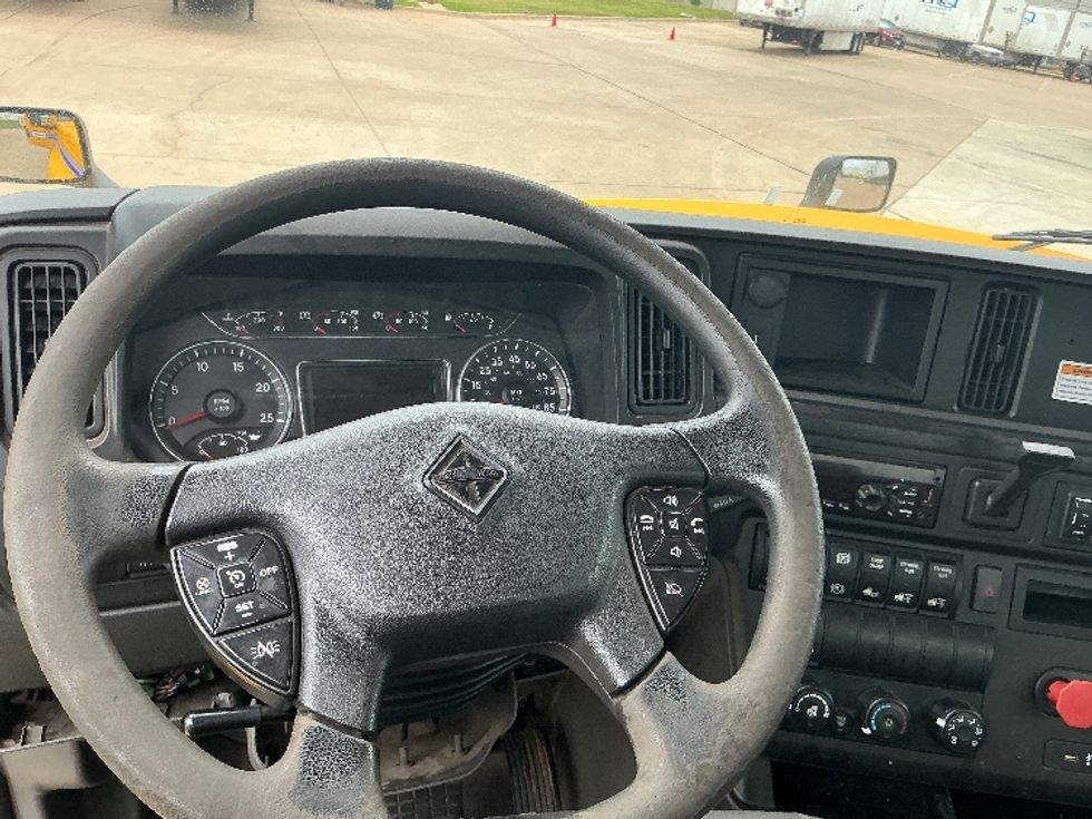 Day Cab Tractor-Heavy Duty Tractors-International-2019-LT625-Fort Worth-TX-352,421\n\t\tmiles-$ 25,750 - Image 11