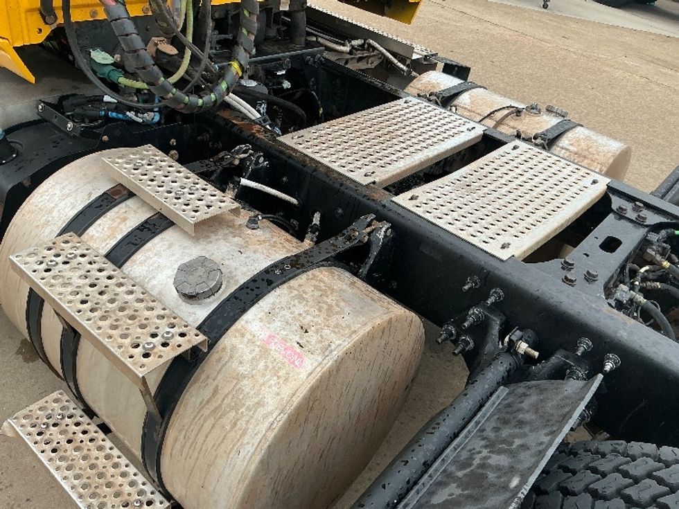 Day Cab Tractor-Heavy Duty Tractors-International-2019-LT625-Fort Worth-TX-352,421\n\t\tmiles-$ 25,750 - Image 17