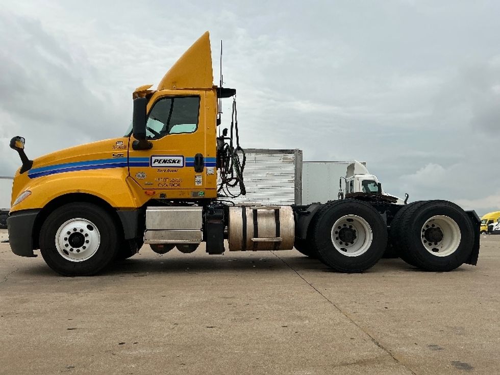 Day Cab Tractor-Heavy Duty Tractors-International-2019-LT625-Fort Worth-TX-352,421\n\t\tmiles-$ 25,750 - Image 4