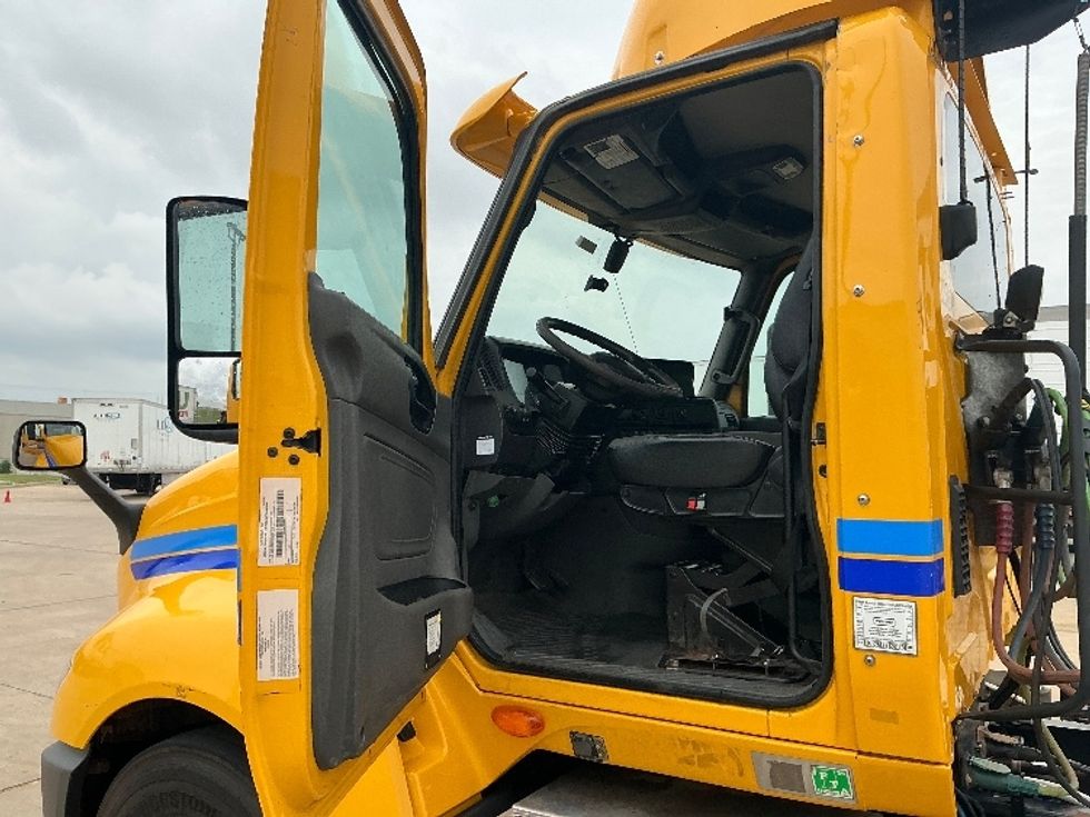 Day Cab Tractor-Heavy Duty Tractors-International-2019-LT625-Fort Worth-TX-352,421\n\t\tmiles-$ 25,750 - Image 9