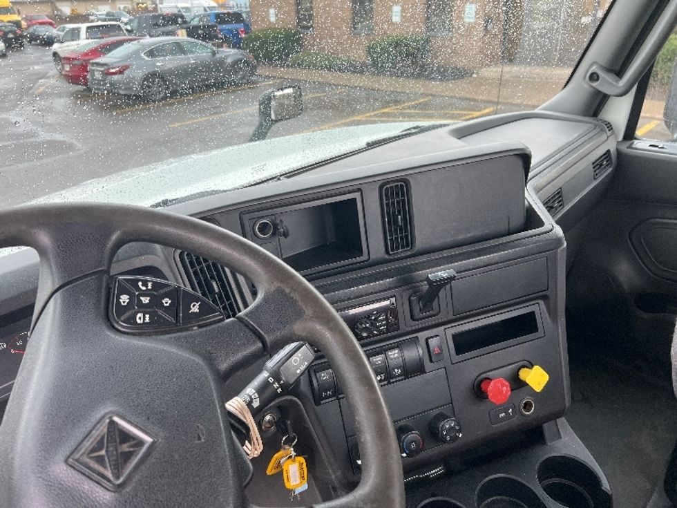 Day Cab Tractor-Heavy Duty Tractors-International-2019-LT625-Fredonia-NY-282,958\n\t\tmiles-$ 45,250 - Image 10