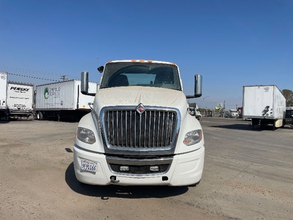 Day Cab Tractor-Heavy Duty Tractors-International-2019-LT625-Fresno-CA-164,069\n\t\tmiles-$ 53,500 - Image 2