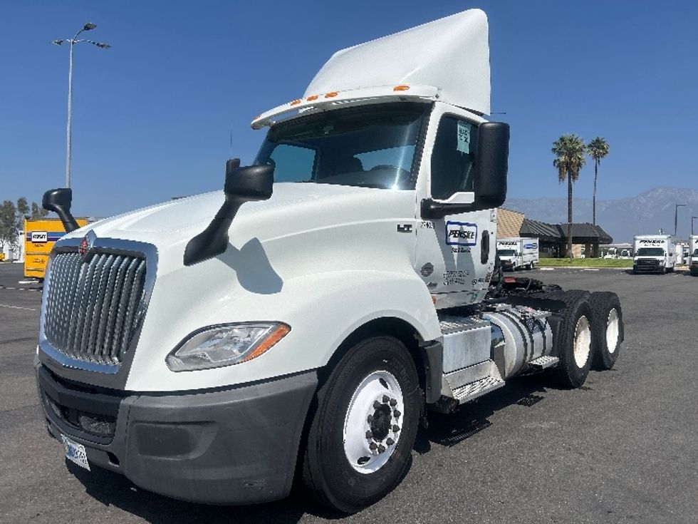 Day Cab Tractor-Heavy Duty Tractors-International-2019-LT625-Fresno-CA-167,264\n\t\tmiles-$ 28,500 - Image 3