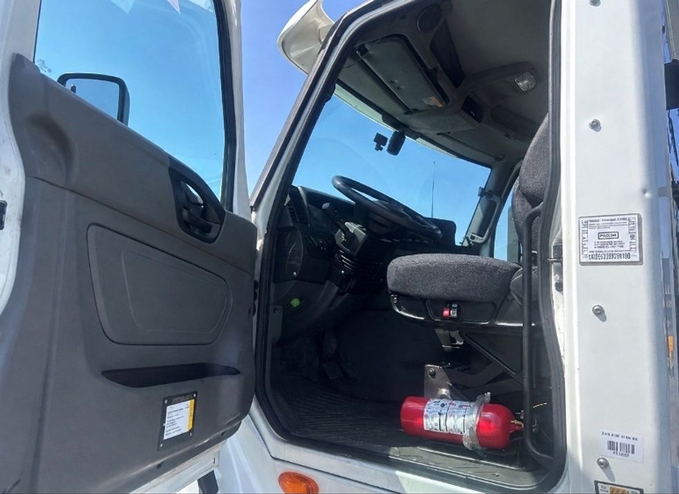 Day Cab Tractor-Heavy Duty Tractors-International-2019-LT625-Fresno-CA-167,264\n\t\tmiles-$ 28,500 - Image 9