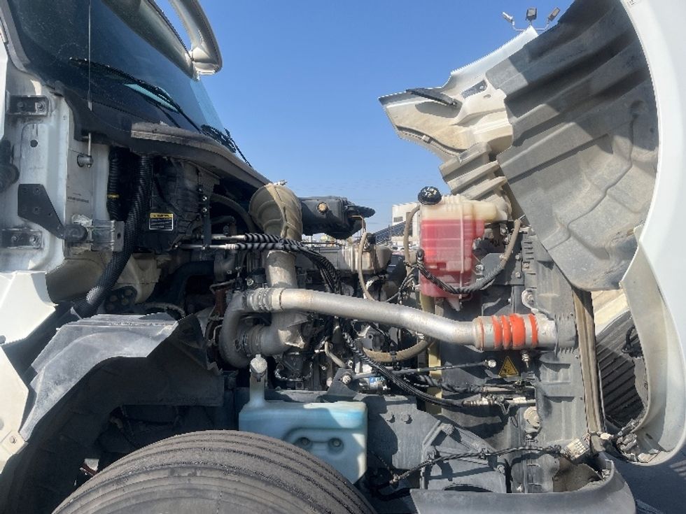 Day Cab Tractor-Heavy Duty Tractors-International-2019-LT625-Fresno-CA-180,147\n\t\tmiles-$ 30,750 - Image 15