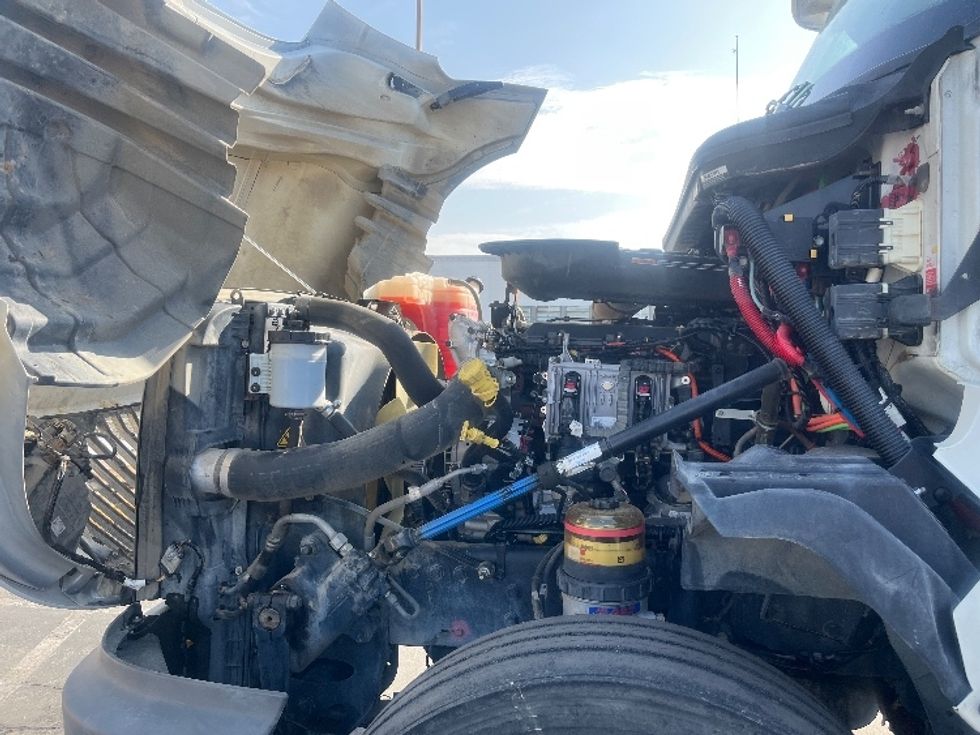 Day Cab Tractor-Heavy Duty Tractors-International-2019-LT625-Fresno-CA-180,147\n\t\tmiles-$ 30,750 - Image 16