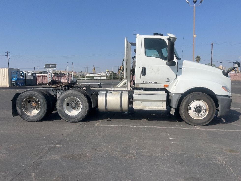 Day Cab Tractor-Heavy Duty Tractors-International-2019-LT625-Fresno-CA-180,147\n\t\tmiles-$ 30,750 - Image 8
