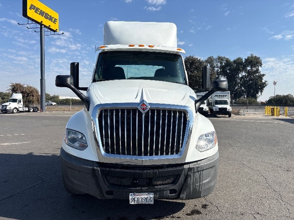 Day Cab Tractor-Heavy Duty Tractors-International-2019-LT625-Fresno-CA-243,910\n\t\tmiles-$ 30,000 - Image 2