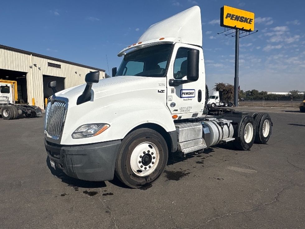Day Cab Tractor-Heavy Duty Tractors-International-2019-LT625-Fresno-CA-243,910\n\t\tmiles-$ 30,000 - Image 3