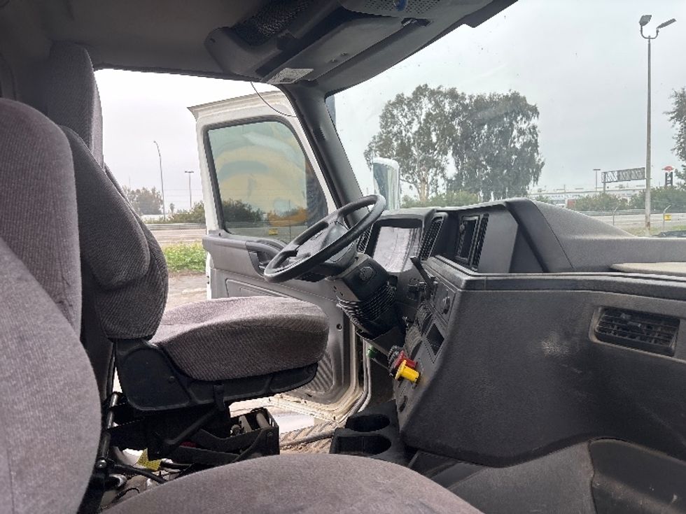 Day Cab Tractor-Heavy Duty Tractors-International-2019-LT625-Fresno-CA-258,355\n\t\tmiles-$ 45,000 - Image 14