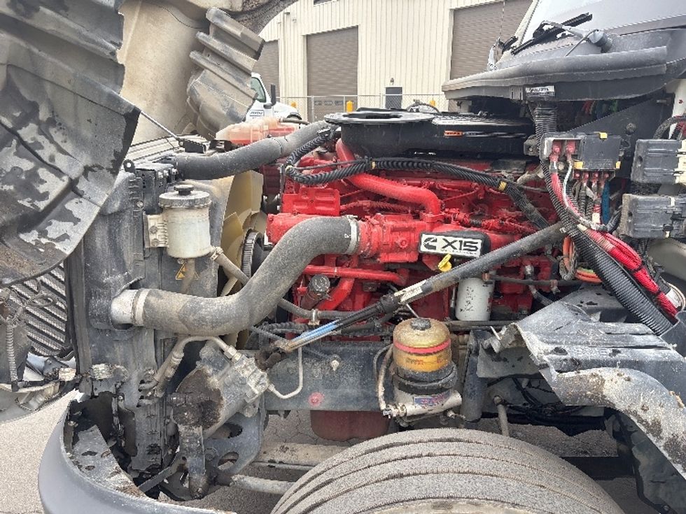 Day Cab Tractor-Heavy Duty Tractors-International-2019-LT625-Fresno-CA-258,355\n\t\tmiles-$ 45,000 - Image 16