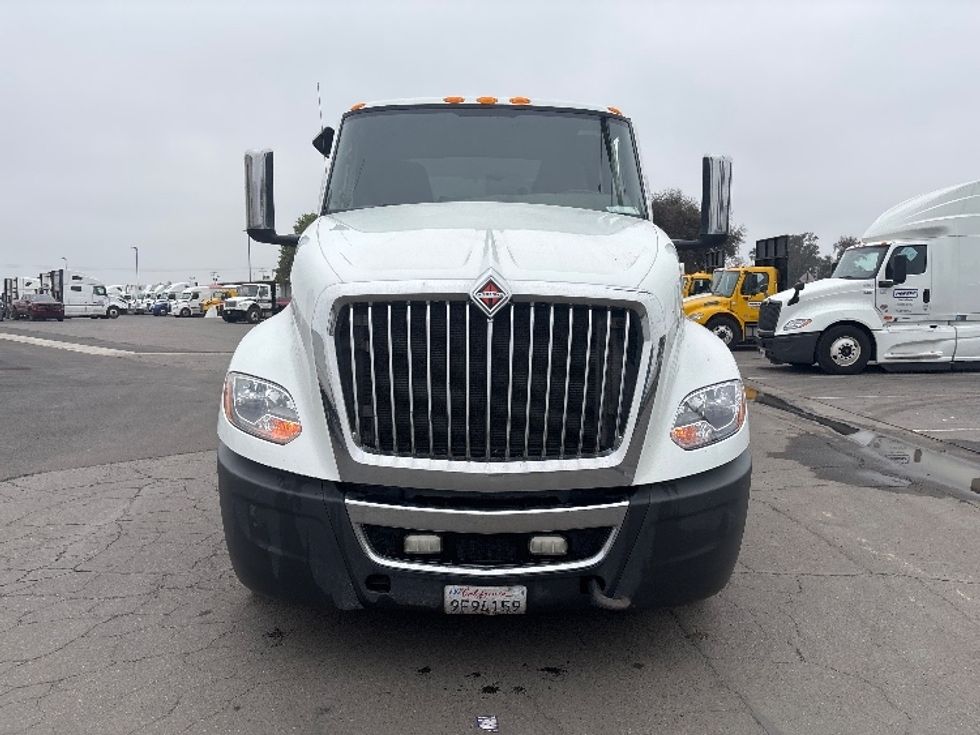 Day Cab Tractor-Heavy Duty Tractors-International-2019-LT625-Fresno-CA-258,355\n\t\tmiles-$ 45,000 - Image 2