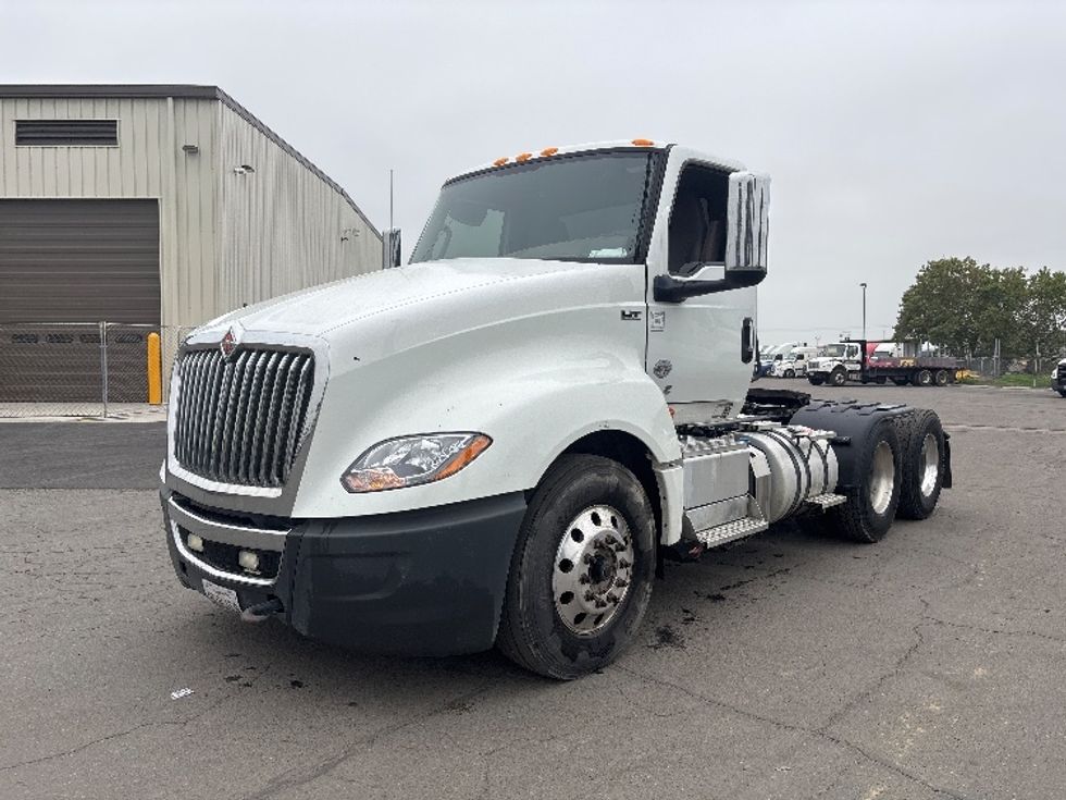 Day Cab Tractor-Heavy Duty Tractors-International-2019-LT625-Fresno-CA-258,355\n\t\tmiles-$ 45,000 - Image 3
